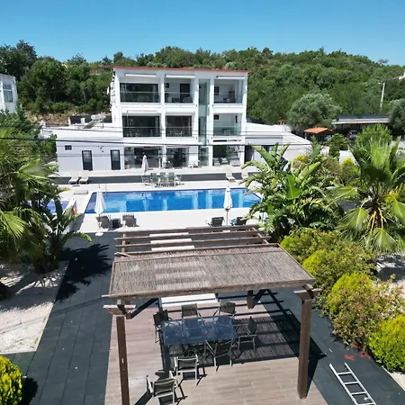 Vale Paraiso Relax Lounge *